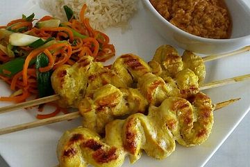Thailändisches Saté mit feiner Erdnusssauce