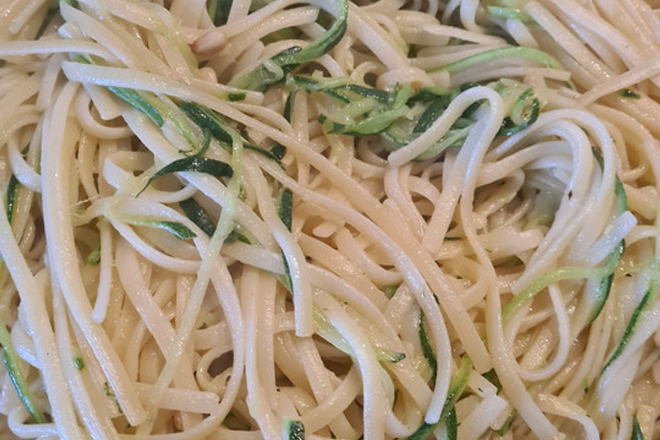 Fettuccine mit Zucchini