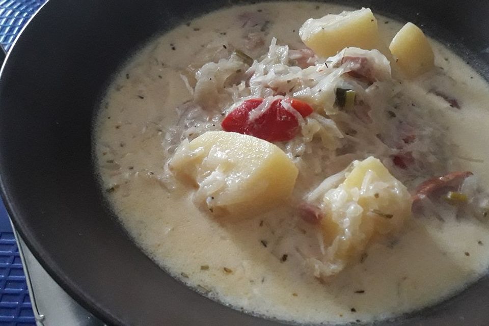 Sauerkrautsuppe nach Pfarrhaushälterinnenart