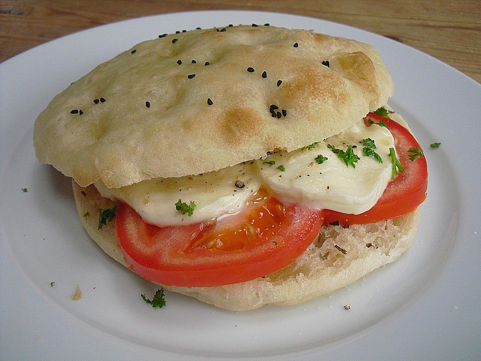 Fladenbrot mit Tomaten und Mozzarella von Nisafee| Chefkoch