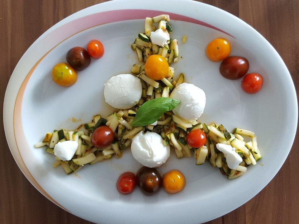 Mozzarella-Zucchini Türmchen von ManuGro| Chefkoch