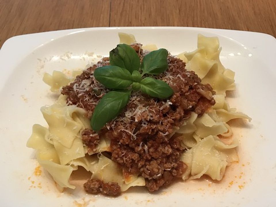 Pasta mit sämiger Hackfleischsauce von Aprilkaetzchen | Chefkoch