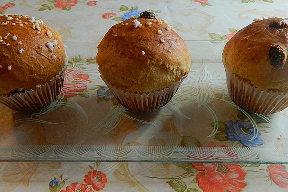 Hefemuffins mit Rosinen