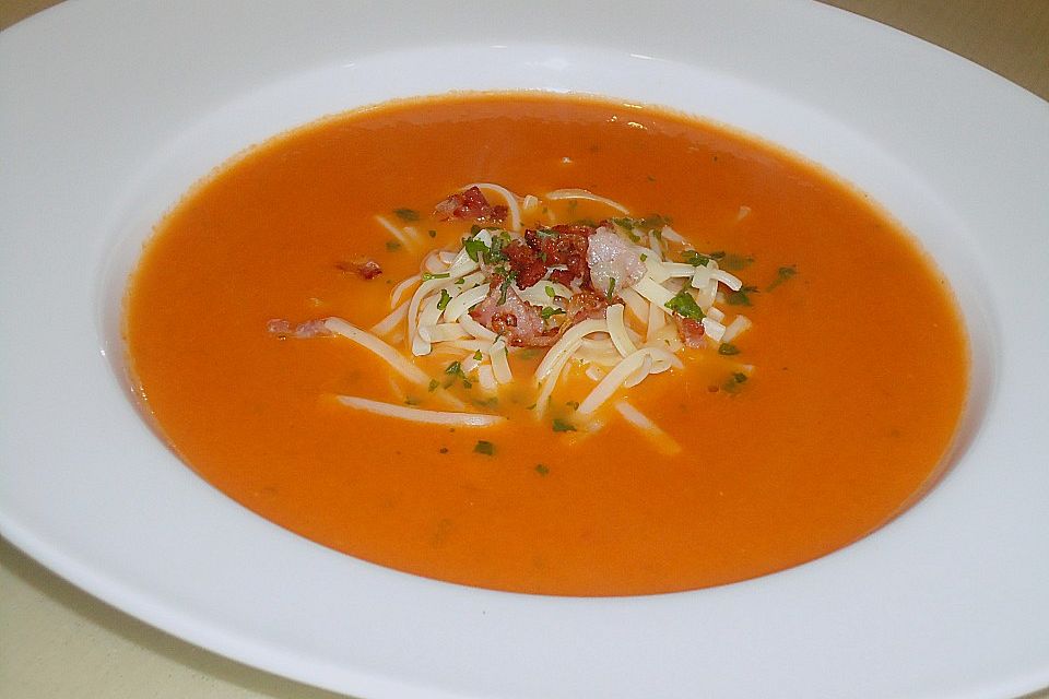 Tomatensuppe mit Nudeln nach Oma Josi