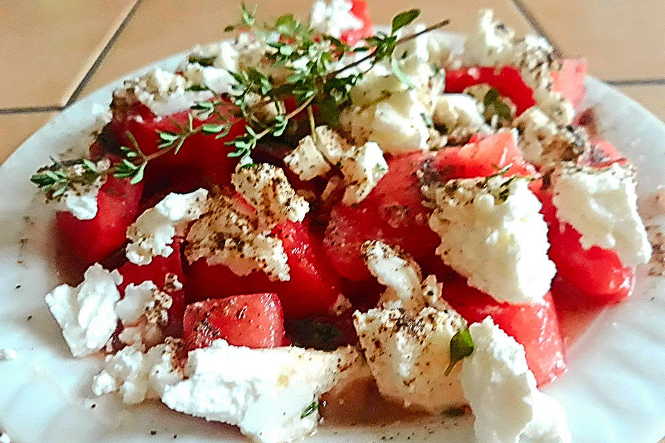 Melonensalat mit Ziegenfrischkäse