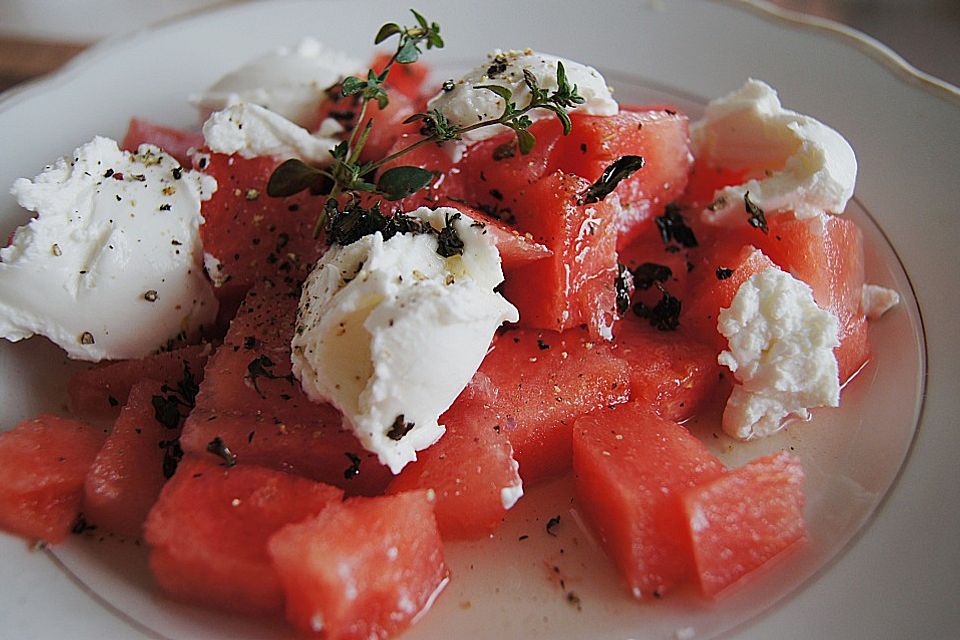 Melonensalat mit Ziegenfrischkäse