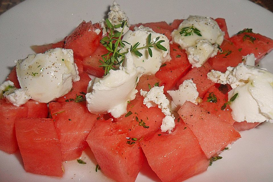 Melonensalat mit Ziegenfrischkäse