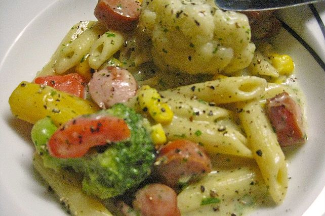 Gemüse-Nudelpfanne mit Wiener Würstchen von Serenade1611| Chefkoch