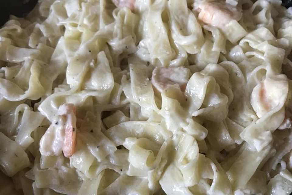 Spaghetti mit Garnelen in Zitronen-Butter-Soße