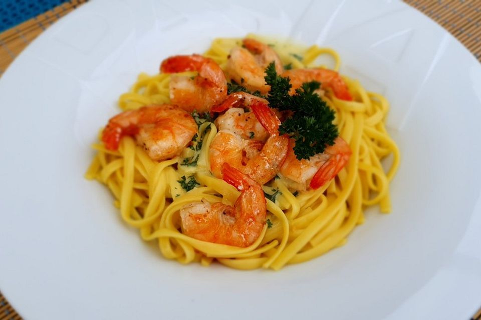 Spaghetti mit Garnelen in Zitronen-Butter-Soße