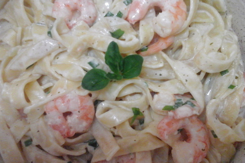 Spaghetti mit Garnelen in Zitronen-Butter-Soße