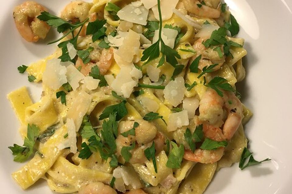 Spaghetti mit Garnelen in Zitronen-Butter-Soße