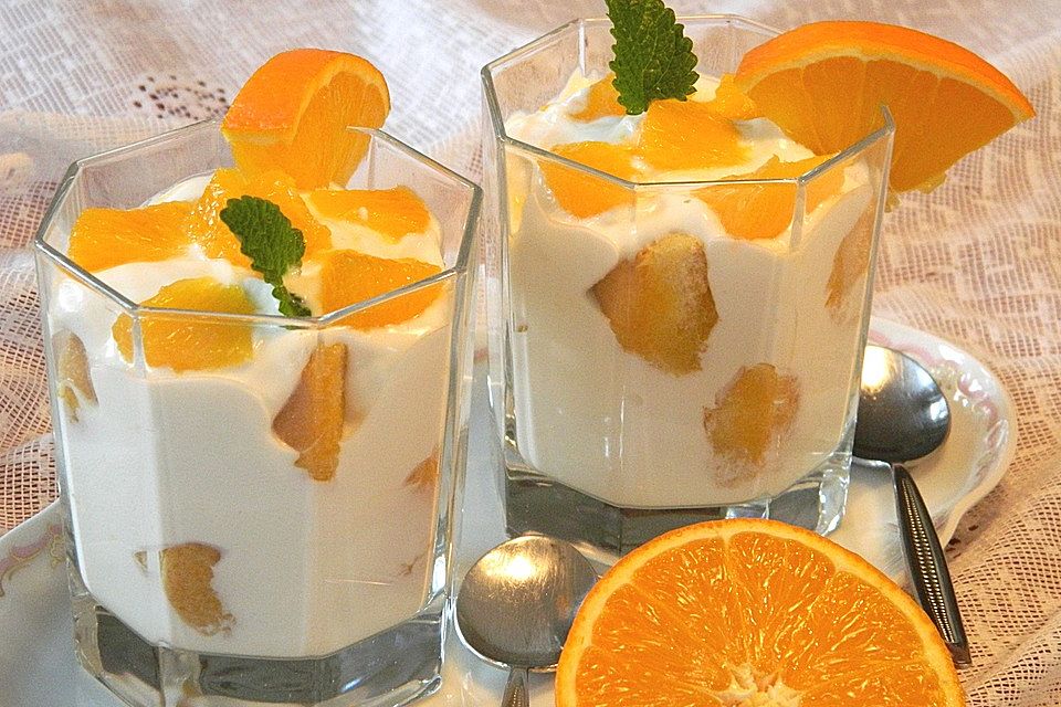 Orangen-Amaretto-Quark Dessert