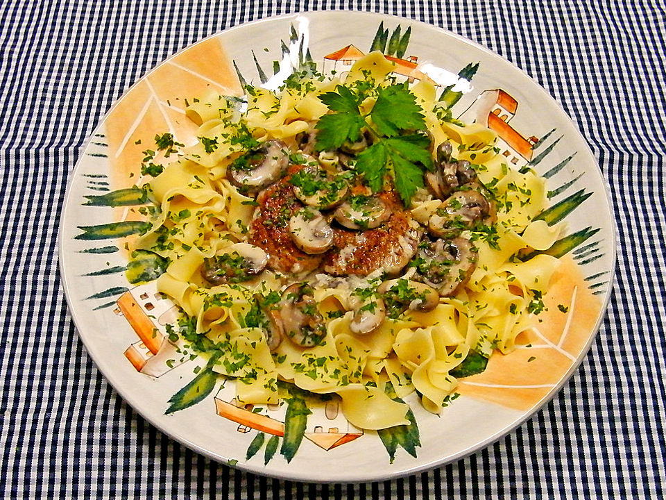 Nudeln mit Pilz-Gorgonzola-Sauce von Robert_3 | Chefkoch