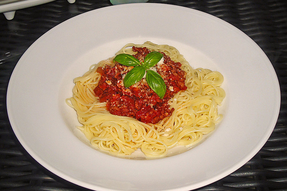 Spaghetti mit feiner Hackfleischsauce