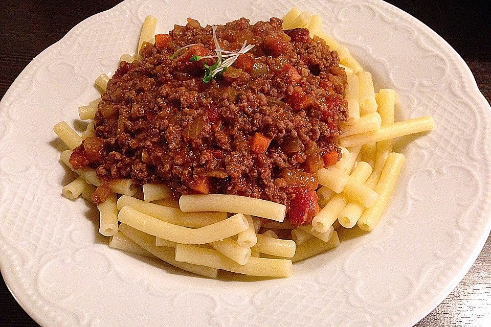 Spaghetti mit feiner Hackfleischsauce