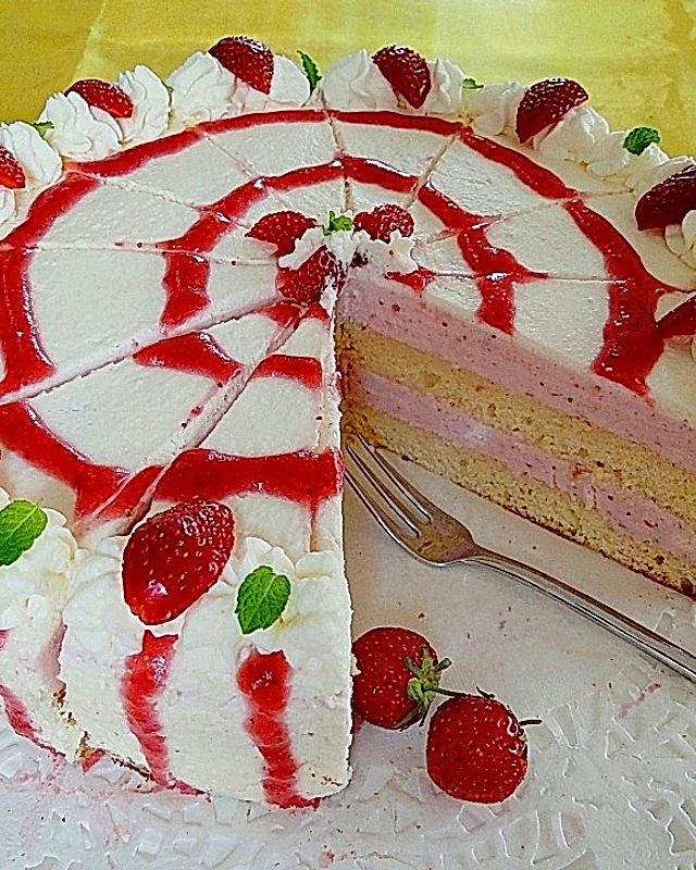 Erdbeer-Joghurt-Sekt-Torte
