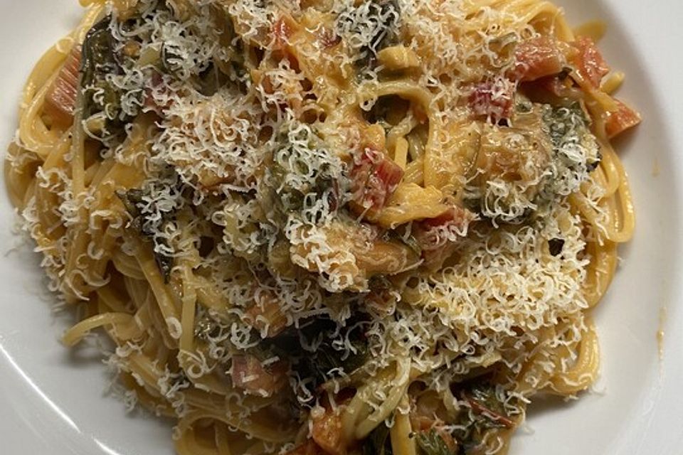 Mangold-Tomaten-Senf-Sahne-Tagliatelle