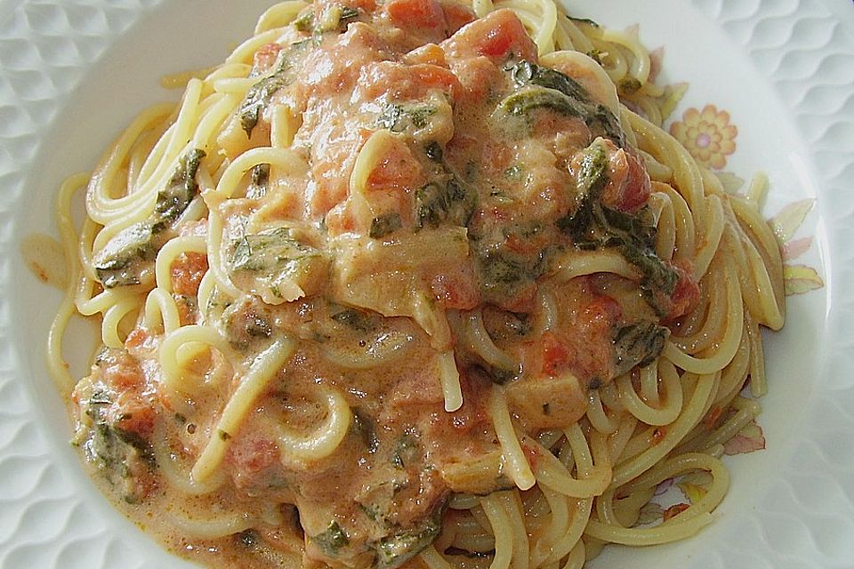 Mangold-Tomaten-Senf-Sahne-Tagliatelle