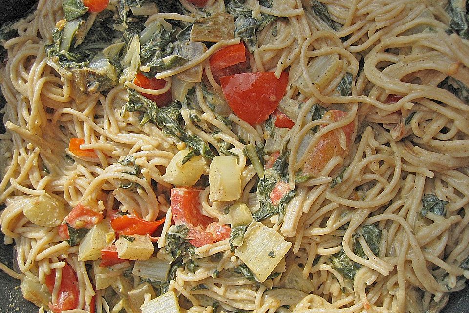 Mangold-Tomaten-Senf-Sahne-Tagliatelle