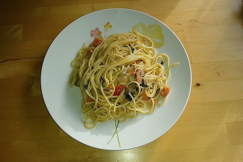 Mangold-Tomaten-Senf-Sahne-Tagliatelle