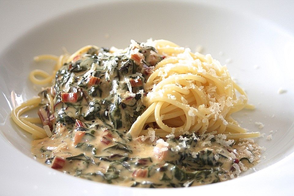 Mangold-Tomaten-Senf-Sahne-Tagliatelle