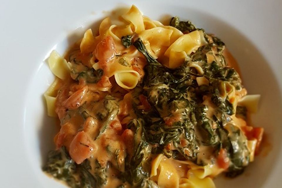 Mangold-Tomaten-Senf-Sahne-Tagliatelle