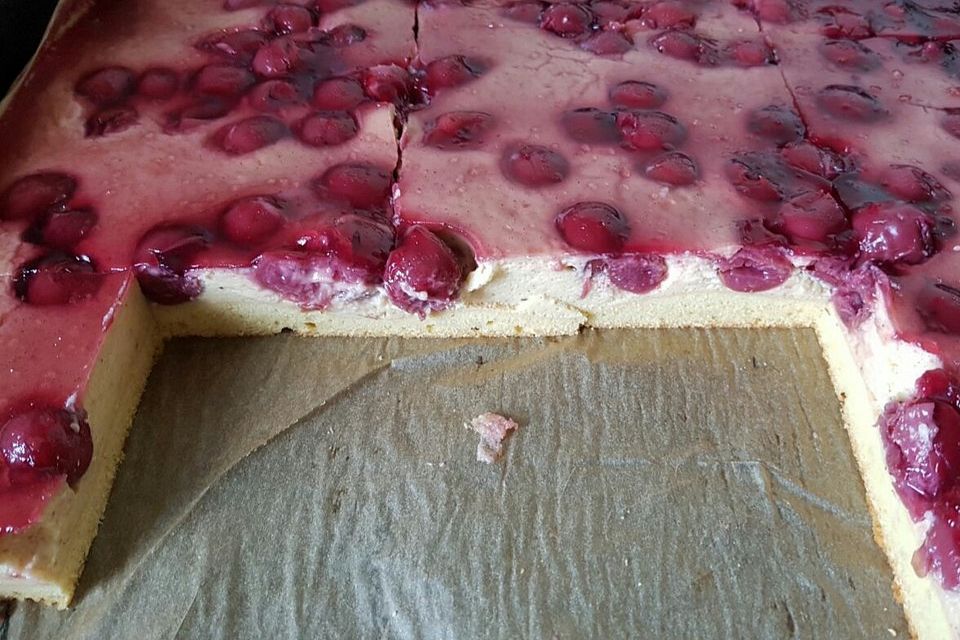 Kirsch-Schmand-Blechkuchen