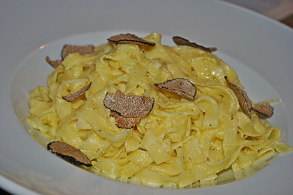 Capellini in Trüffel-Sahnesauce