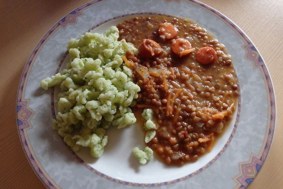 Schwäbische Linsen mit Spätzle und Saitenwürstchen