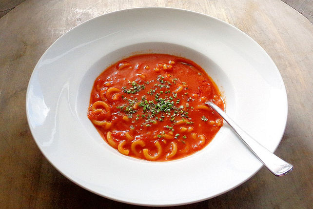 Tomatensuppe mit Nudeln von sweeterassugar| Chefkoch Tomatensuppe mit Nudeln von sweeterassugar| Chefkoch