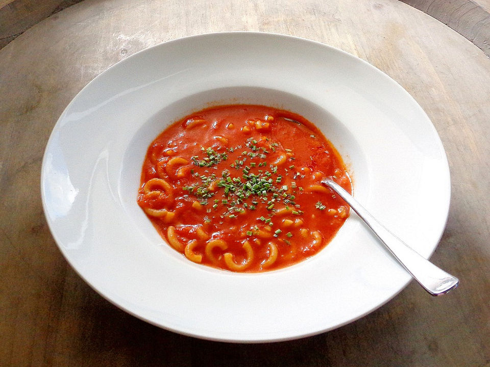 Tomatensuppe mit Nudeln von sweeterassugar| Chefkoch