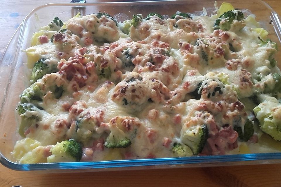 Brokkoli-Kartoffel-Gratin mit Schinken