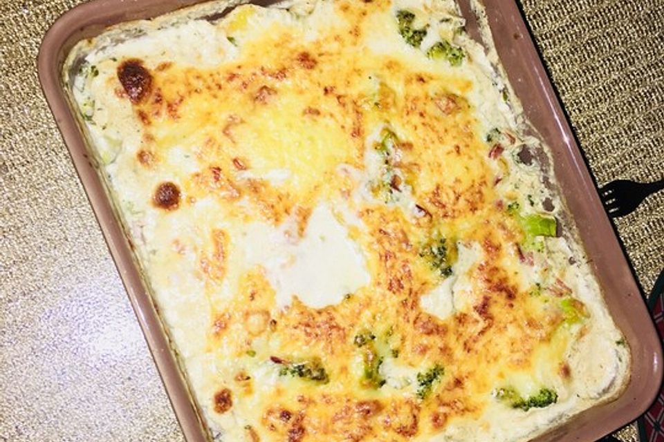 Brokkoli-Kartoffel-Gratin mit Schinken