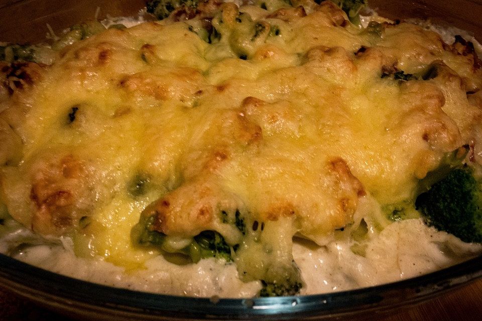 Brokkoli-Kartoffel-Gratin mit Schinken