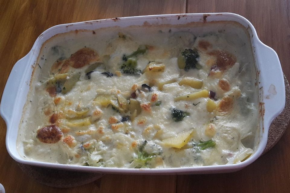 Brokkoli-Kartoffel-Gratin mit Schinken