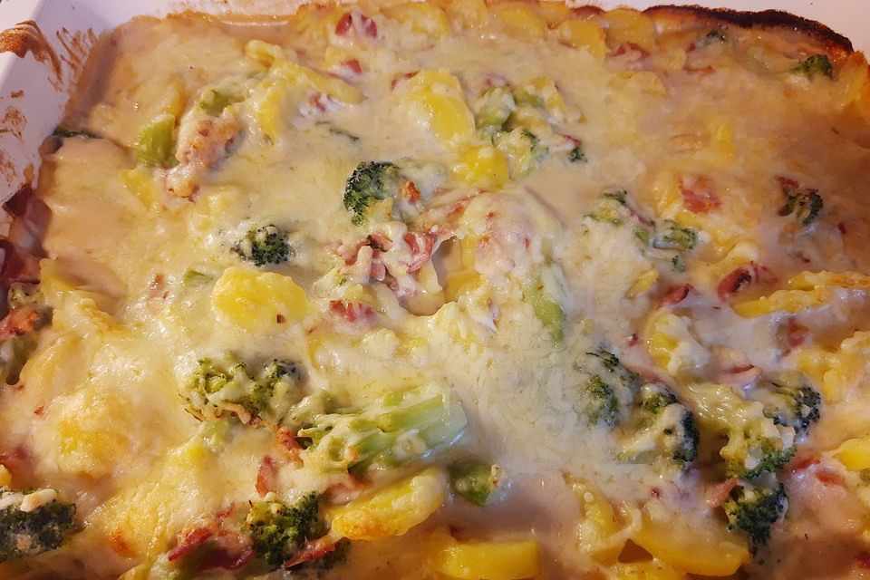 Brokkoli-Kartoffel-Gratin mit Schinken