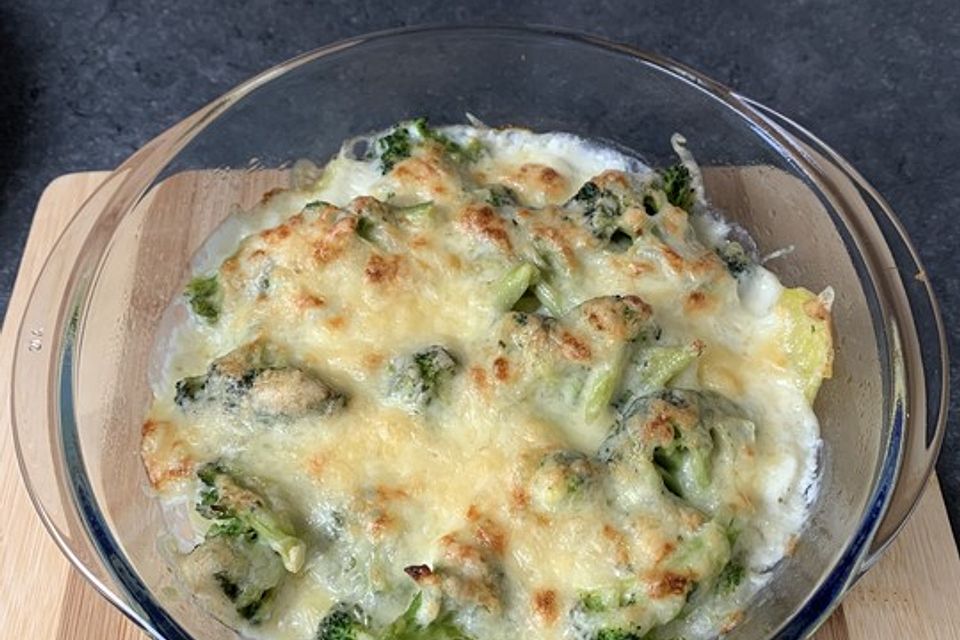 Brokkoli-Kartoffel-Gratin mit Schinken