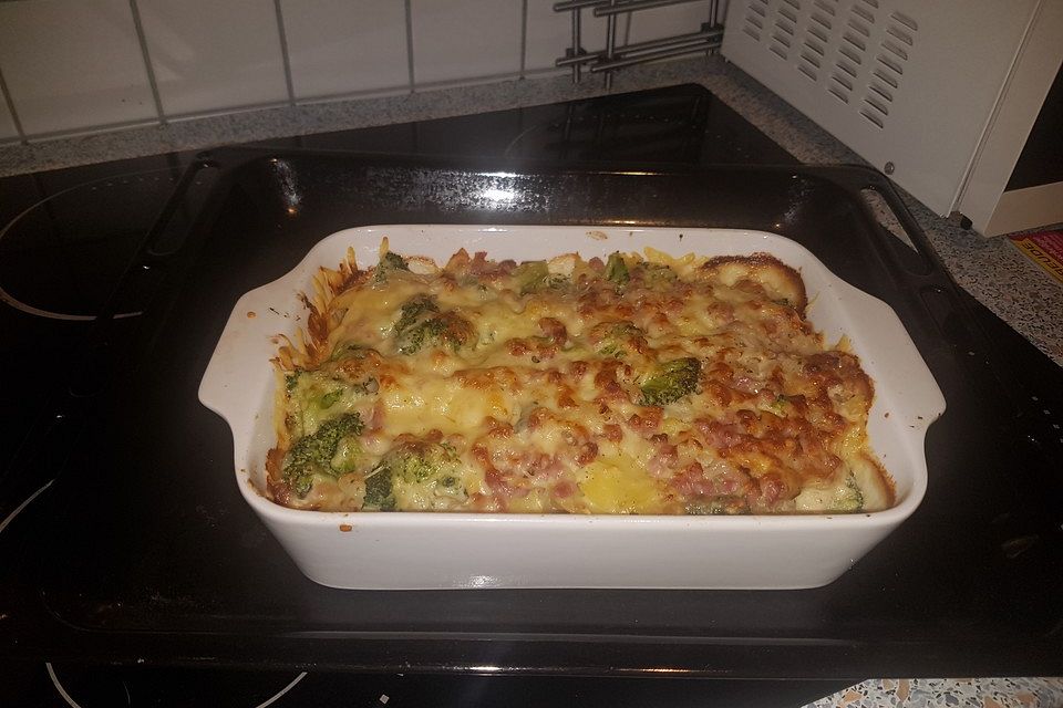 Brokkoli-Kartoffel-Gratin mit Schinken