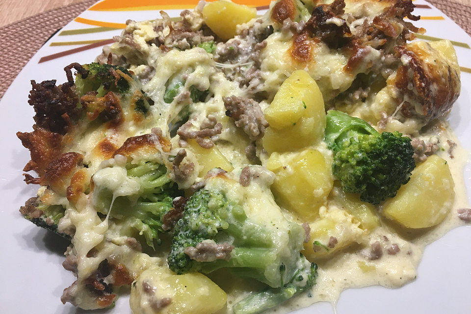 Brokkoli-Kartoffel-Gratin mit Schinken