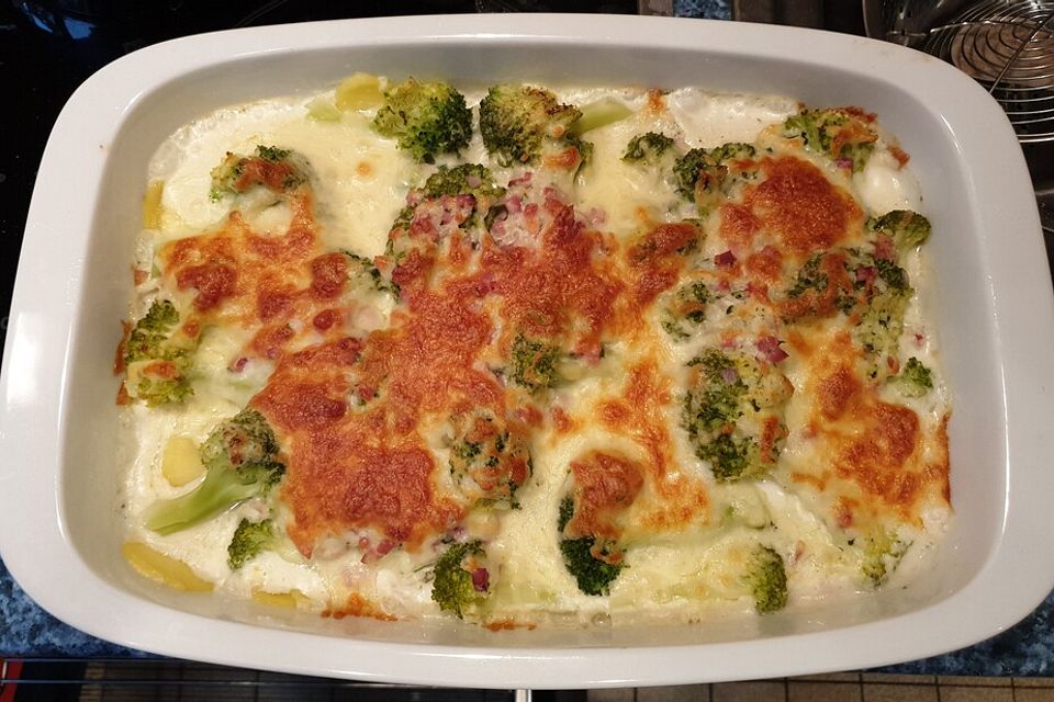 Brokkoli-Kartoffel-Gratin mit Schinken