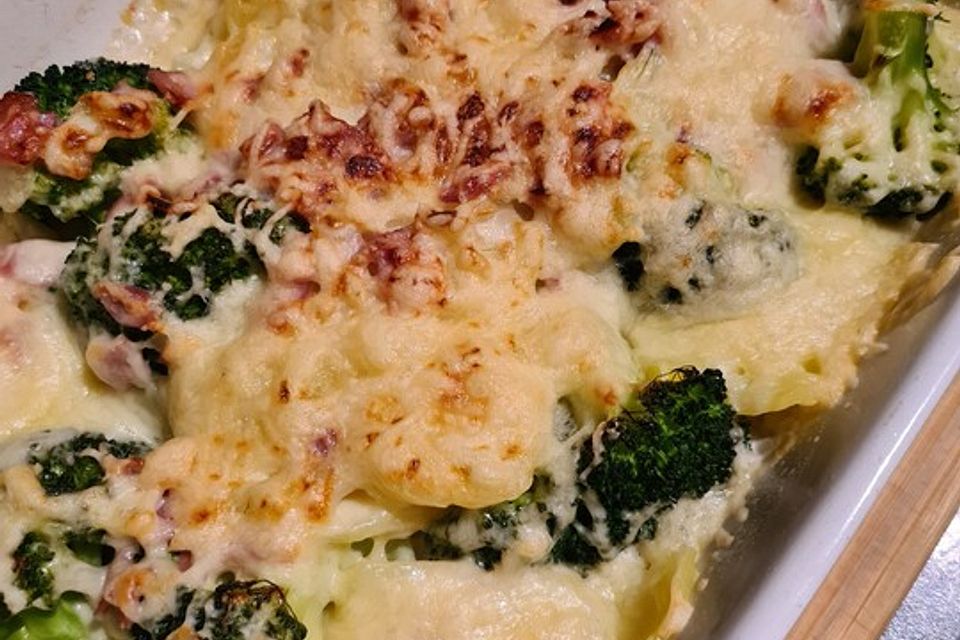 Brokkoli-Kartoffel-Gratin mit Schinken