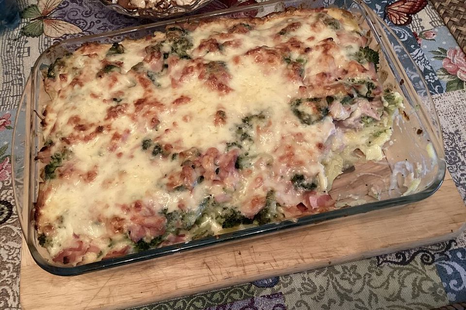 Brokkoli-Kartoffel-Gratin mit Schinken