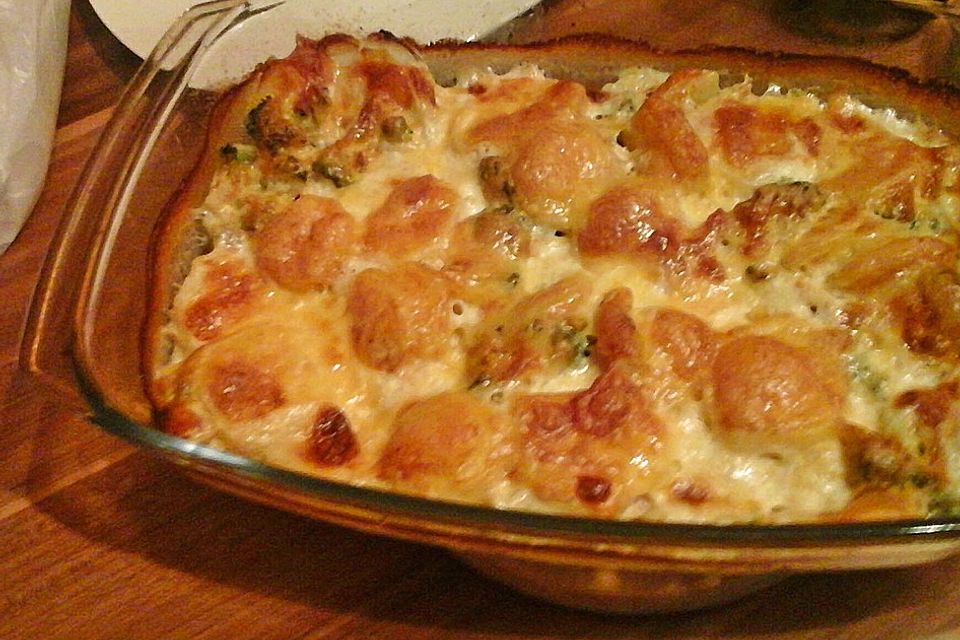 Brokkoli-Kartoffel-Gratin mit Schinken