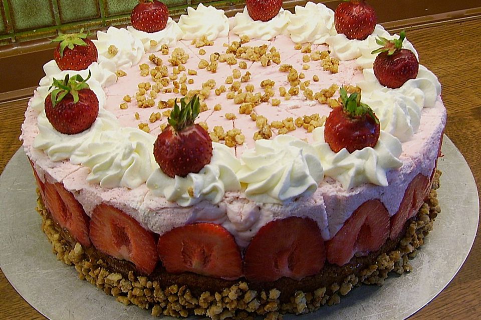 Erdbeersahne-Torte