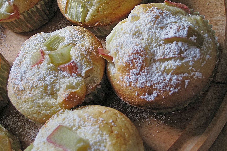 Rhabarbermuffins mit Marzipan