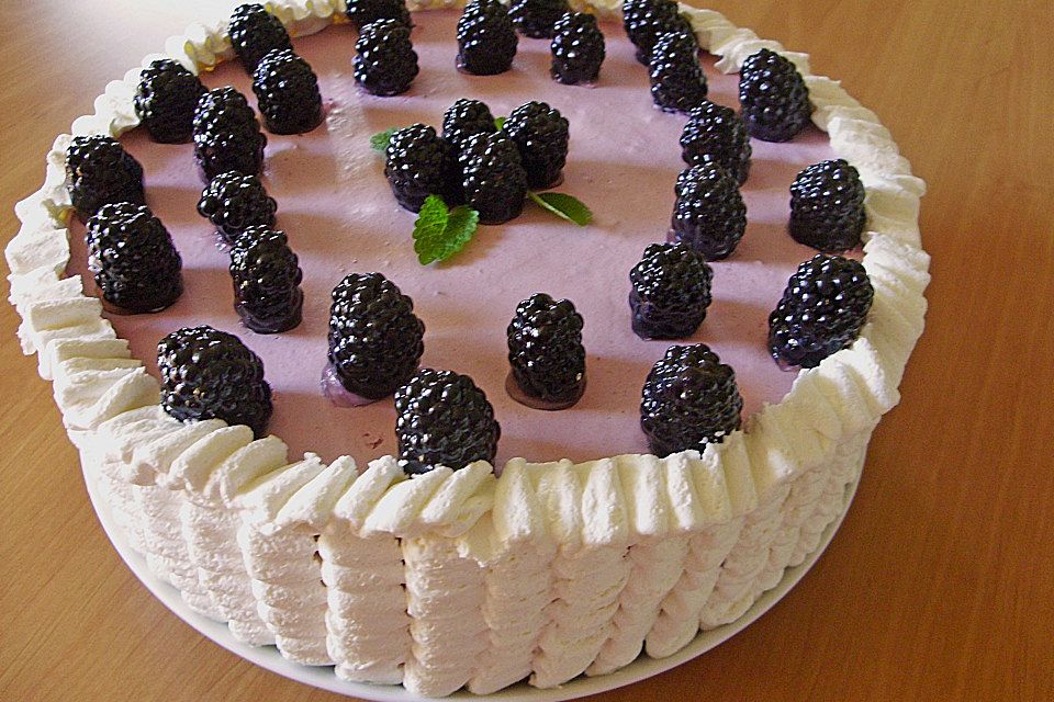 Brombeer-Joghurt-Torte