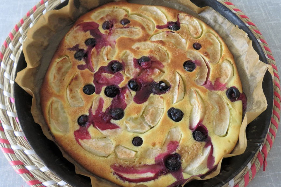 Apfelpfannkuchen aus dem Ofen - Ofenpfannkuchen