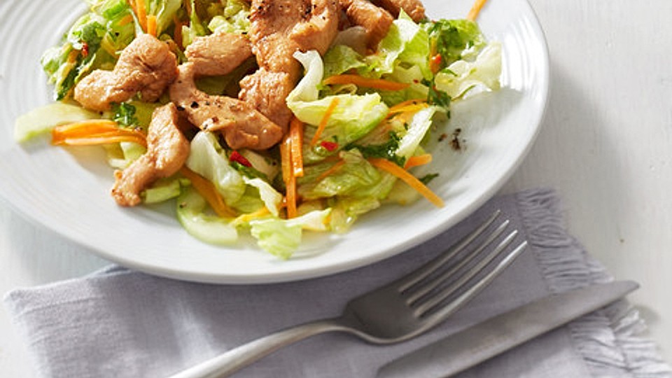 Asiatischer Eisbergsalat mit gebratener Hühnerbrust-image