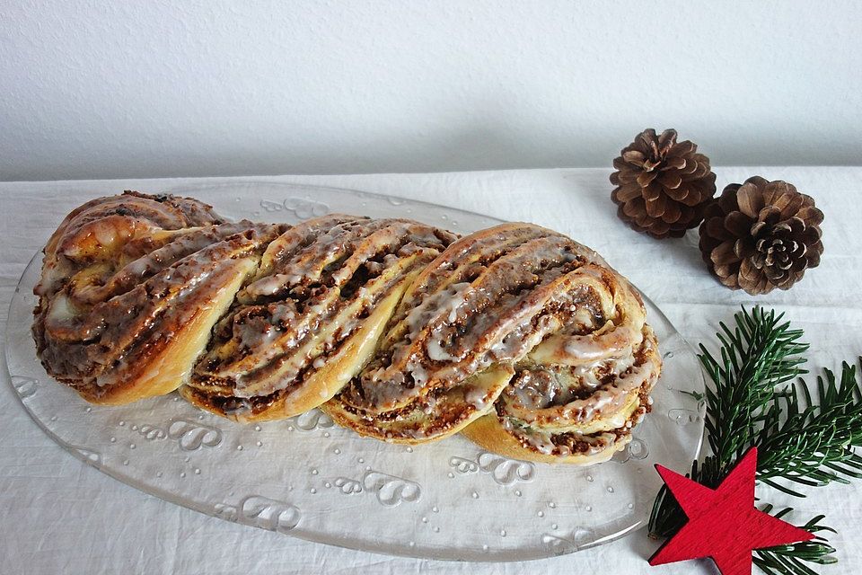 Nussfülle für Zöpfe, Striezel, Stollen und Schnecken